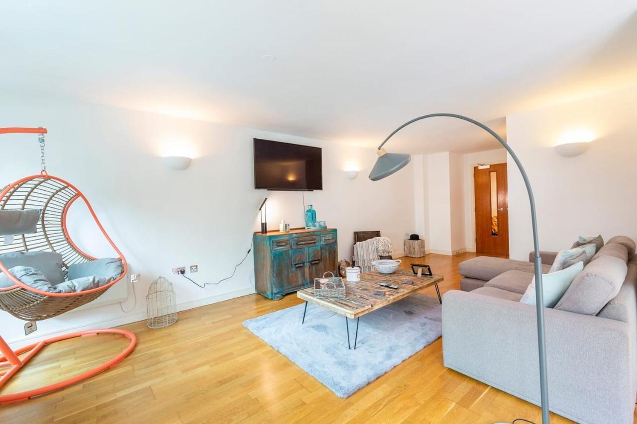 Large Boutique Harbourside Apartment - Football Table (Adults Only) Bristol Exterior photo